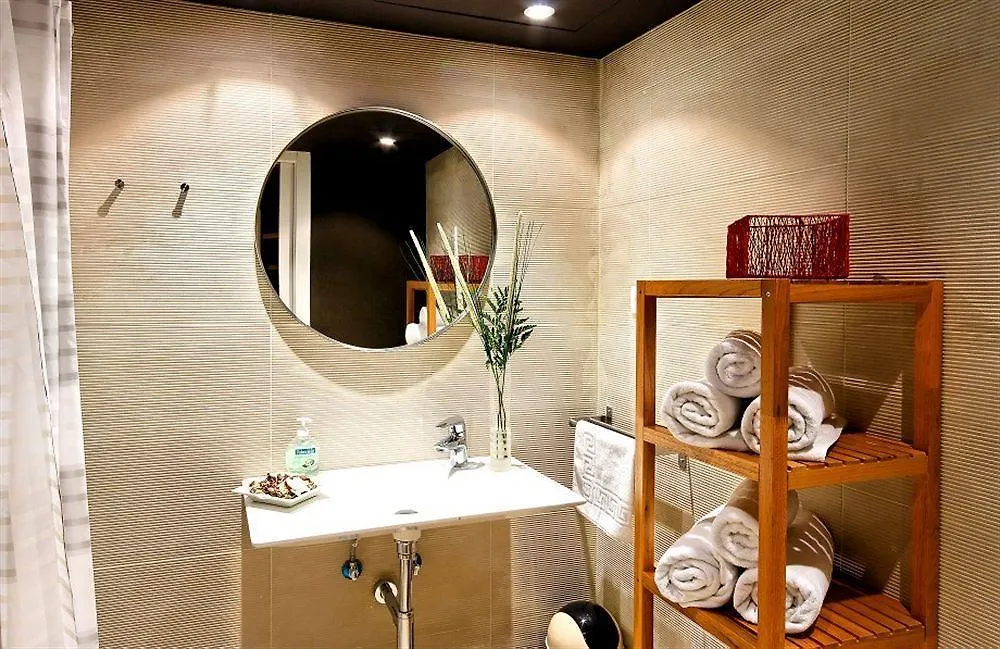 Inside Barcelona Apartments Sants