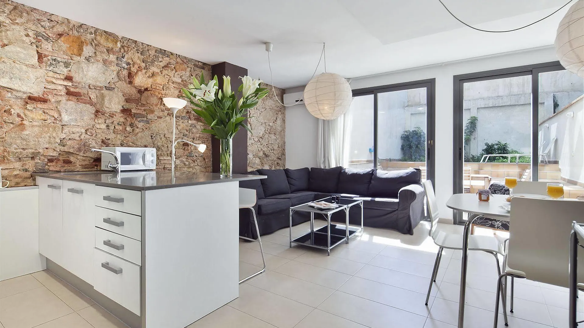 Inside Barcelona Apartments Sants 0*,  Espanha